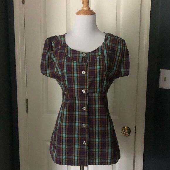 The North Face Plaid short sleeve button down - Picture 2 of 6